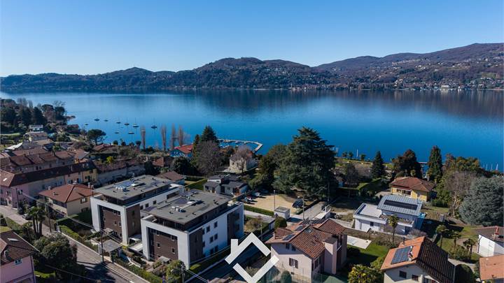 Elegante appartamento vista lago a Ranco