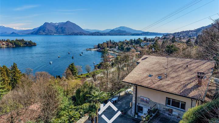 Villa indipendente a Stresa con vista sulle Isole Borromeo