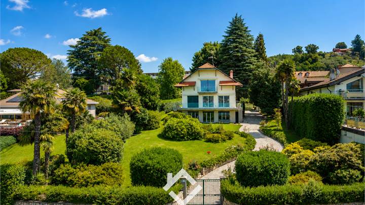 Prestigiosa Villa con vista panoramica sul Lago Maggiore